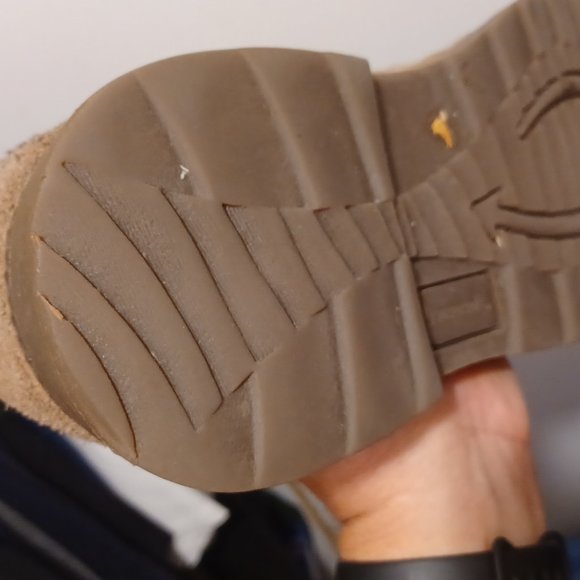 Prospector. Moccasins color Tan, size 11.5R Very comfortable. - Picture 5 of 11